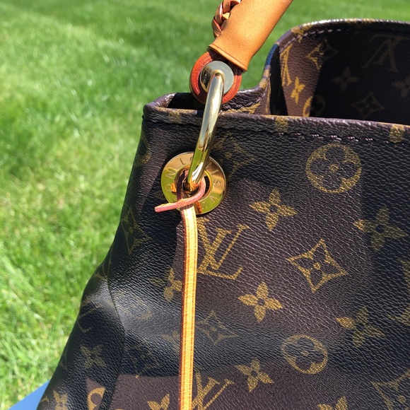 Louis Vuitton Artsy MM - Picture 2 of 9